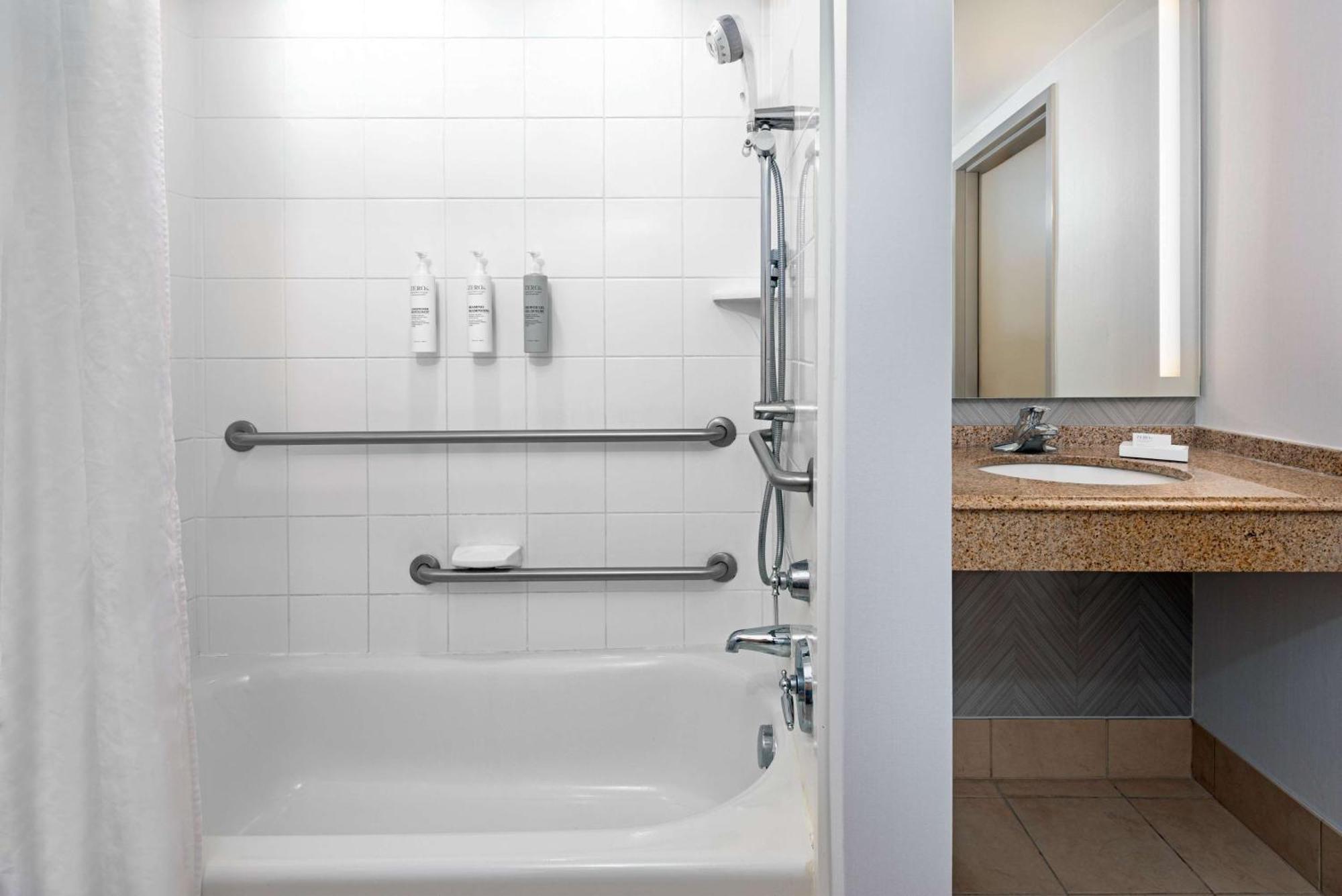 Hilton Garden Inn Tampa Airport/Westshore Экстерьер фото
