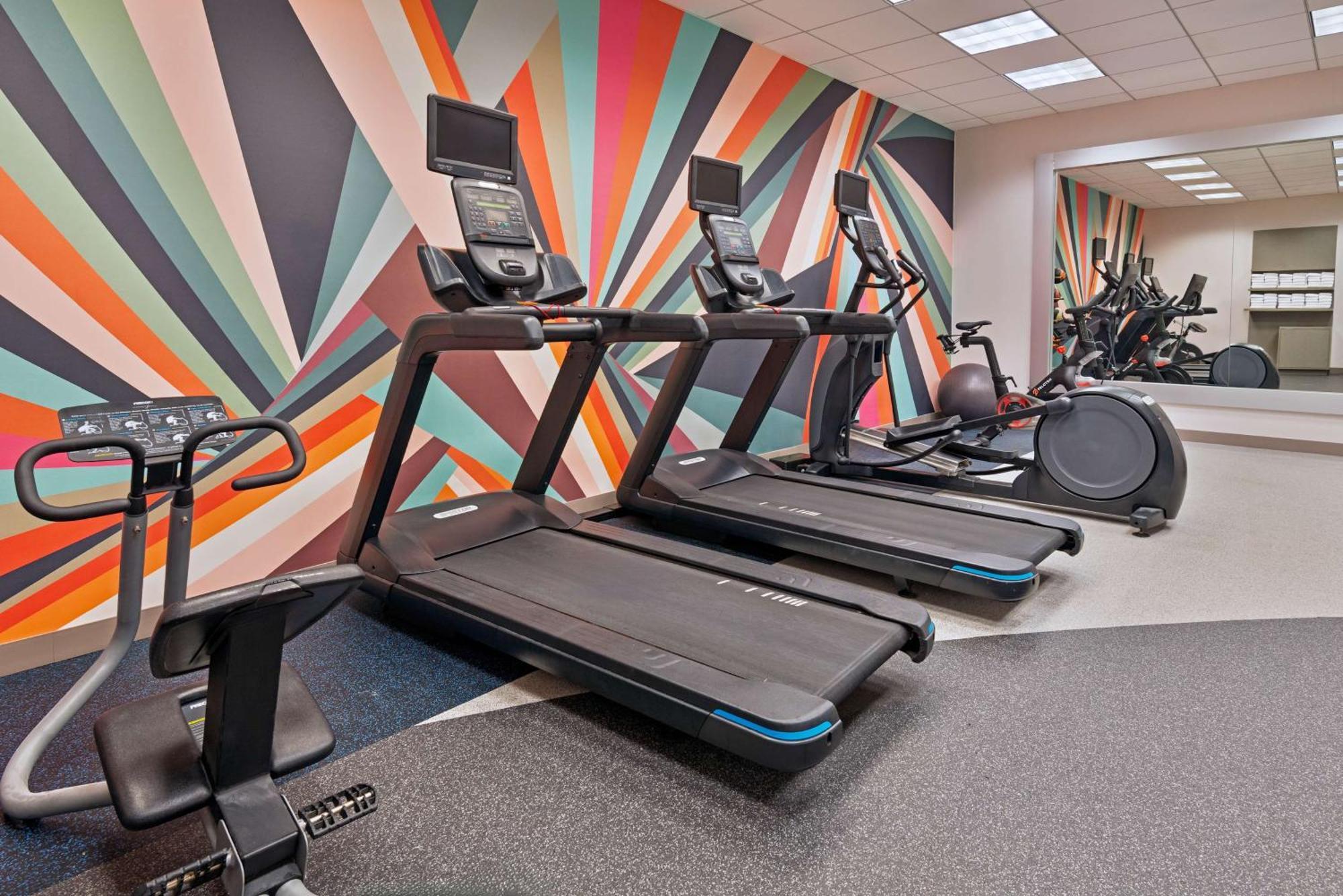 Hilton Garden Inn Tampa Airport/Westshore Экстерьер фото